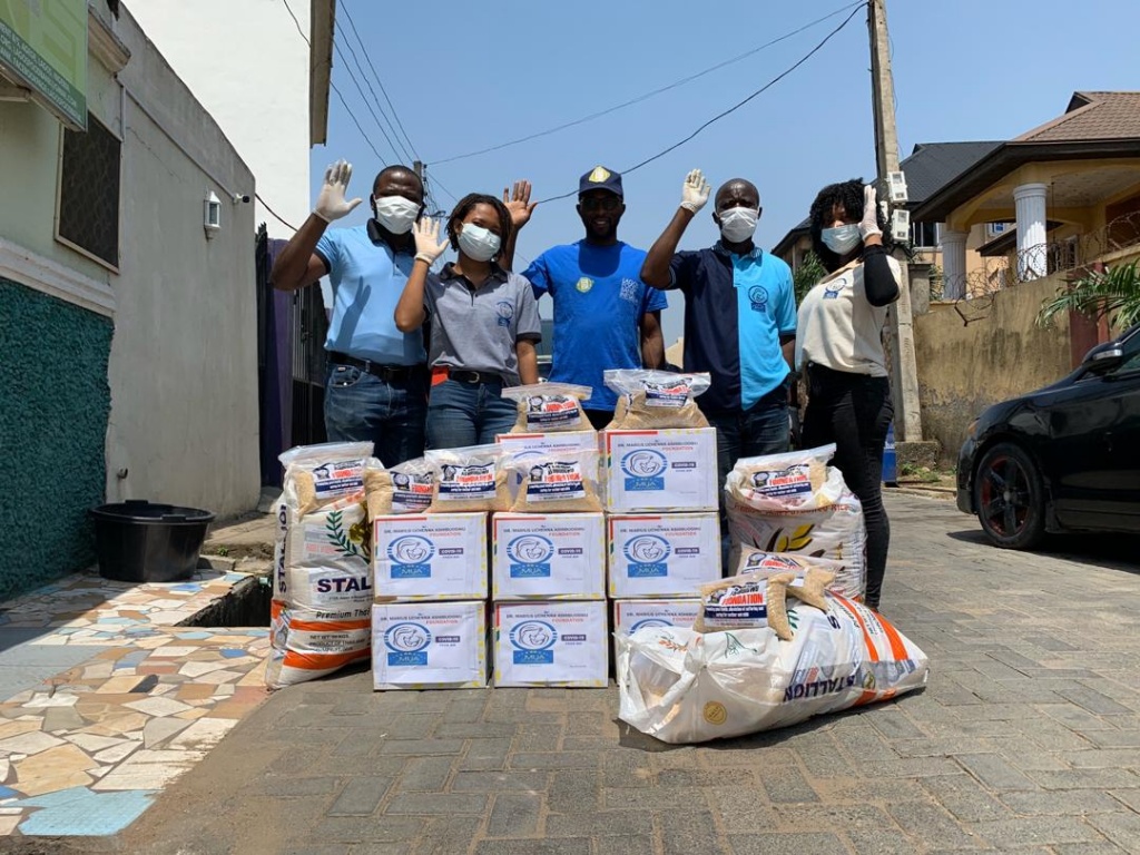 Muaf team at the Lagos Food Bank Initiative to contribute to the Covid-19 food aid